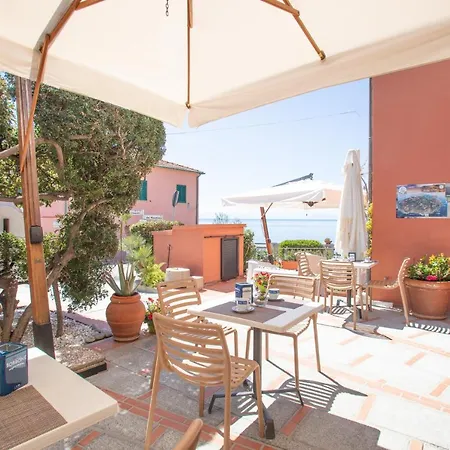 Sardi Hotel Pomonte