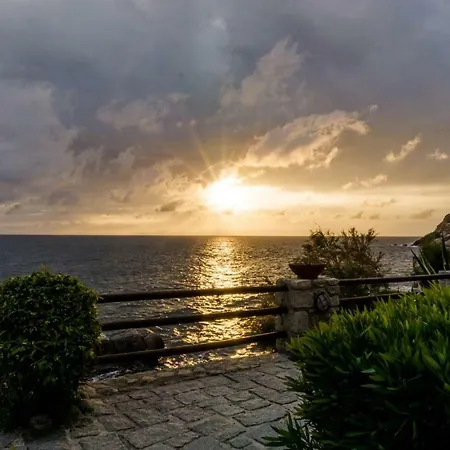 Sardi Hotel Pomonte